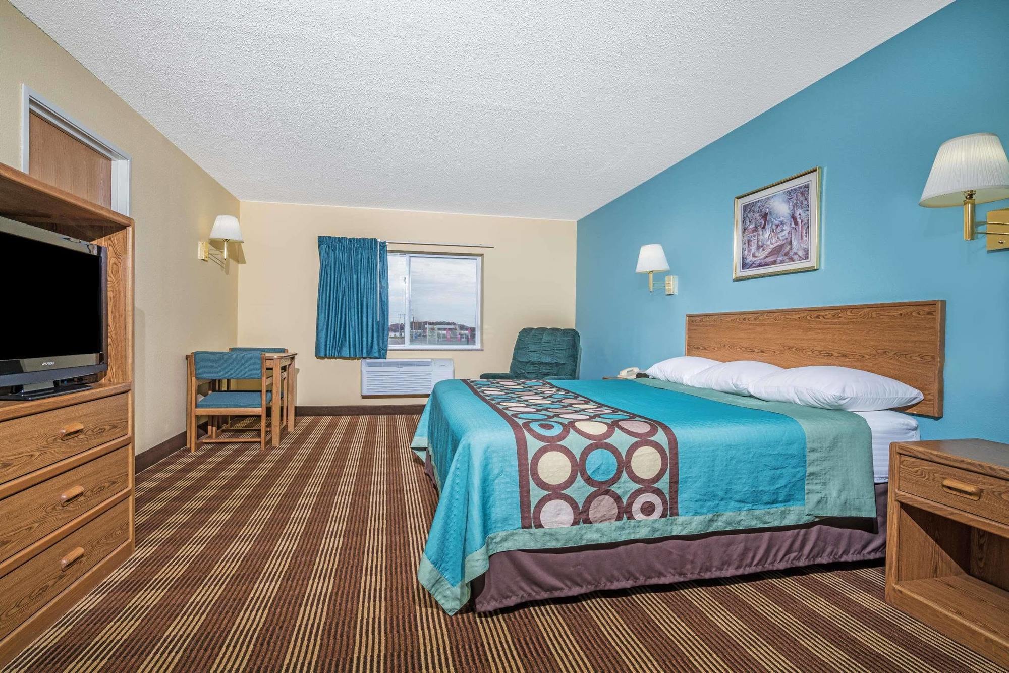 Super 8 By Wyndham Osseo Wi Hotel Bagian luar foto
